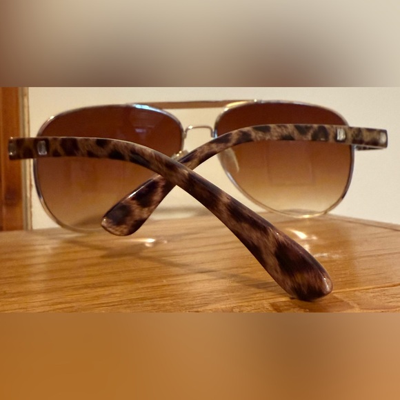 Rocawear Aviator Gold and Brown Sunglasses - Picture 7 of 7